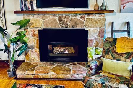 Holiday home Orange Door Electric Fireplace Bbq