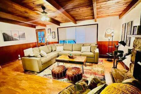 Holiday home Orange Door Electric Fireplace Bbq Oakhurst